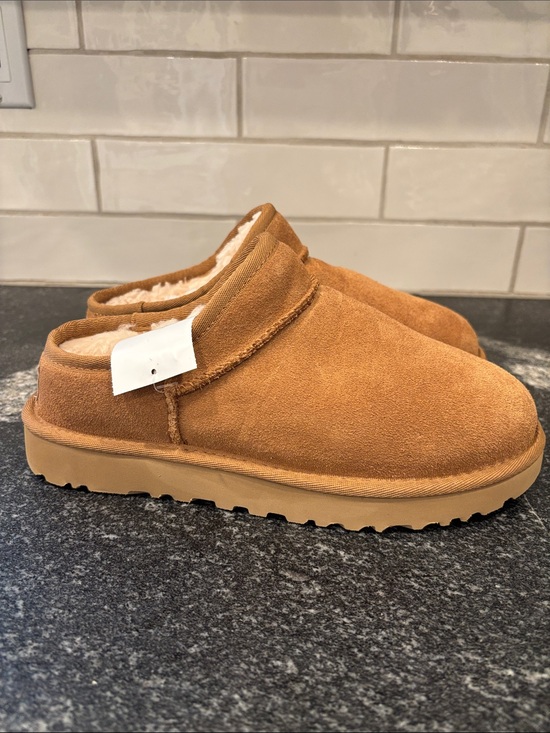 UGG Shoes - UGG Classic Mini Slipper – Chestnut – Size 7 – Style 1108193